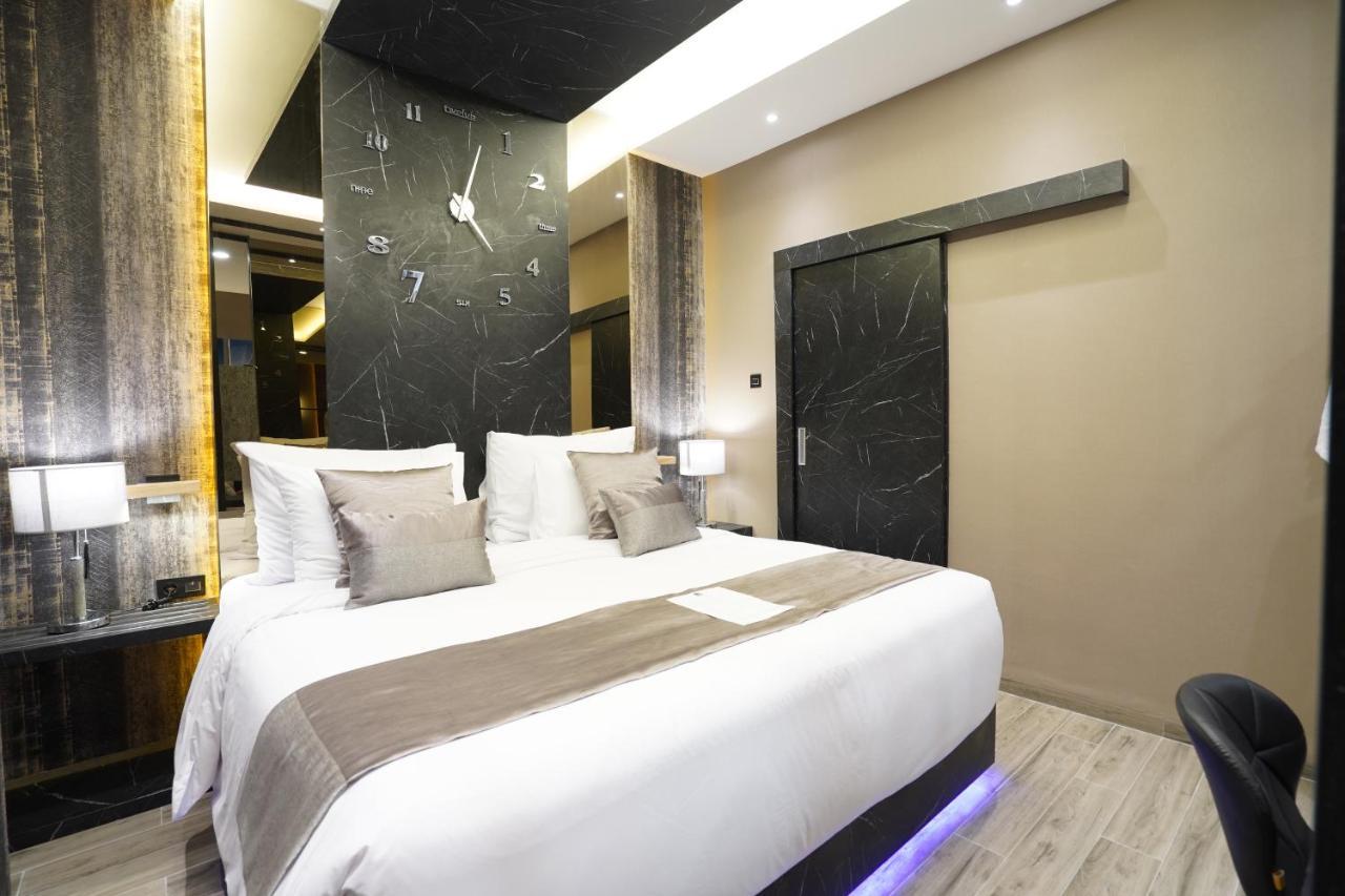 De Paris Hotel Medan Exterior photo