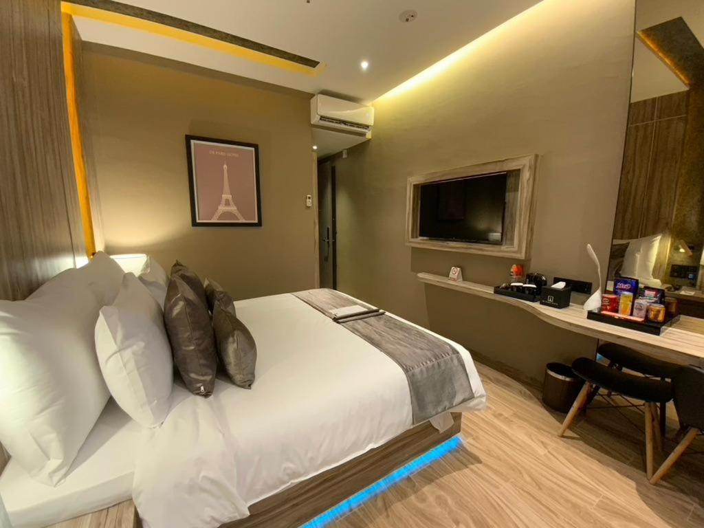 De Paris Hotel Medan Exterior photo