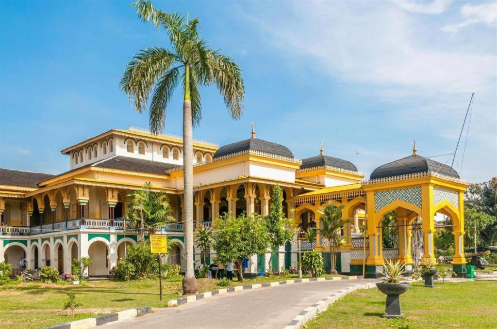 De Paris Hotel Medan Exterior photo